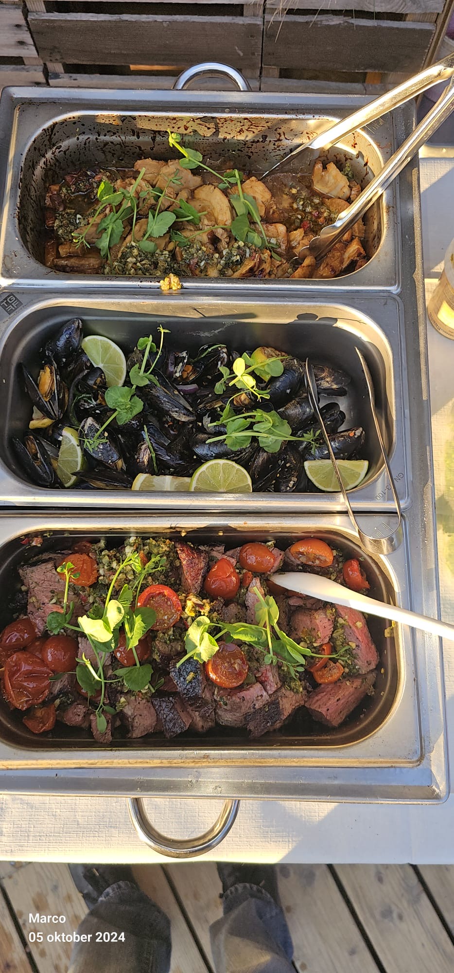 Uitgebreid BBQ-buffet bij Aloha Beach